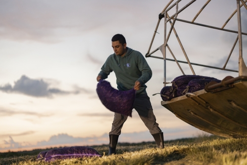 Carhartt Force Sweater, de combinatie van bewegingsvrijheid, vochtregulatie en robuuste afwerking