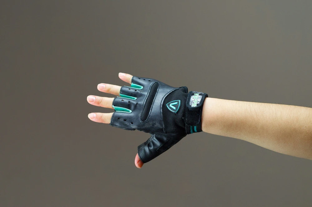 Waarom je ook in de zomer handschoenen kunt dragen