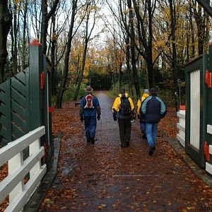Media 'Door de poort' in categorie 'Bezoek Robijns (20-11-2004)'