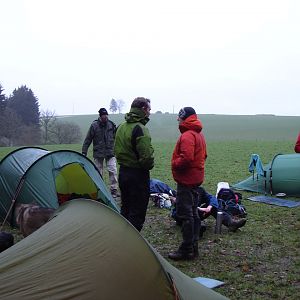 De modderbrigade maakt kamp